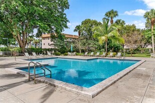 6075 N Sabal Palm Blvd, Unit 205 in Tamarac, FL - Building Photo