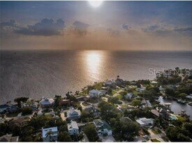 134 Carlyle Dr in Palm Harbor, FL - Building Photo