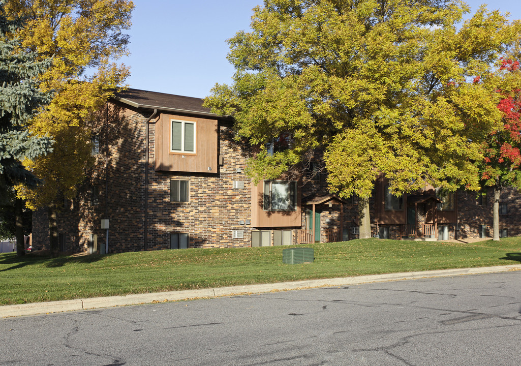 The Village Green Apartments in St. Cloud, MN - Building Photo