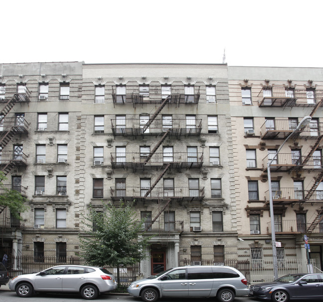 161 Manhattan Ave in New York, NY - Building Photo - Building Photo