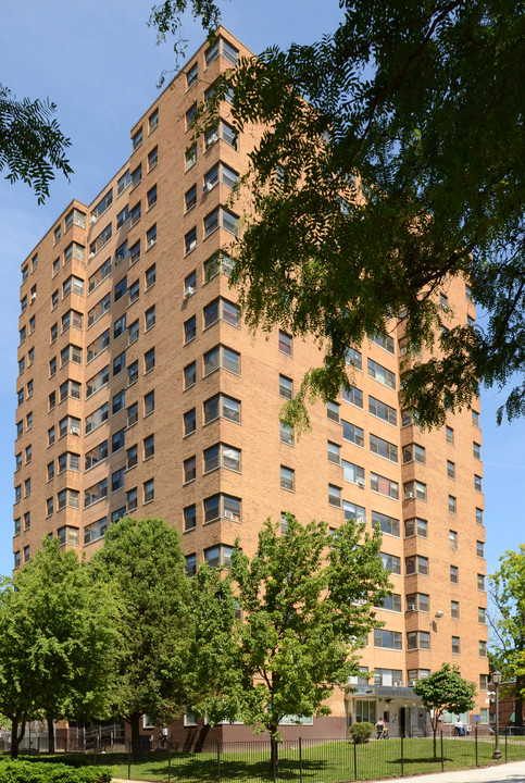 Harrison Plaza in Philadelphia, PA - Building Photo