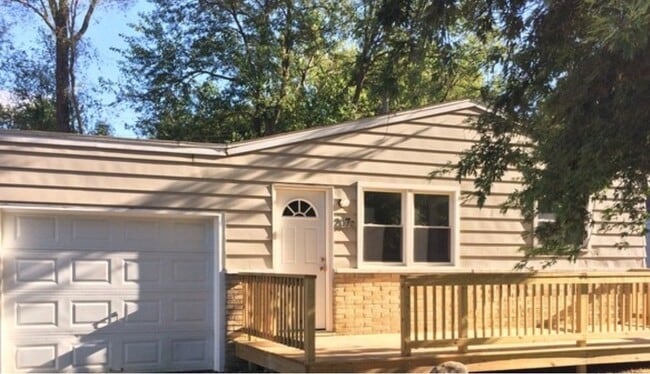 property at 207 Green St