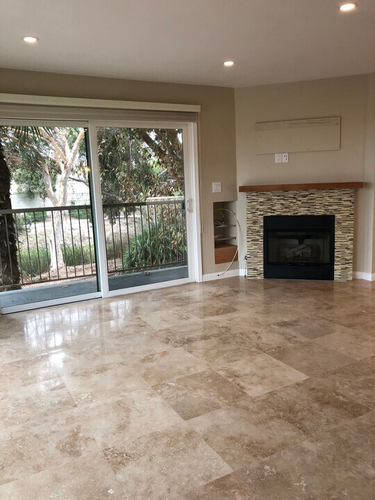 663 Sunfish Way in Port Hueneme, CA - Building Photo