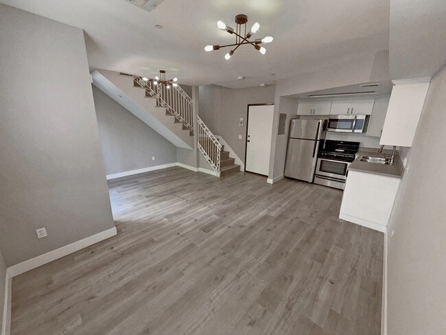 1270 Stoner Ave in Los Angeles, CA - Building Photo - Building Photo