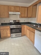 11 Wiltshire E St in Carlisle, PA - Building Photo - Building Photo