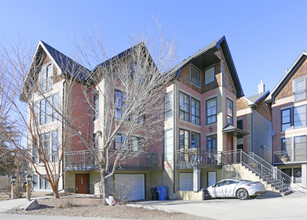 703-709 5a St NW in Calgary, AB - Building Photo - Primary Photo