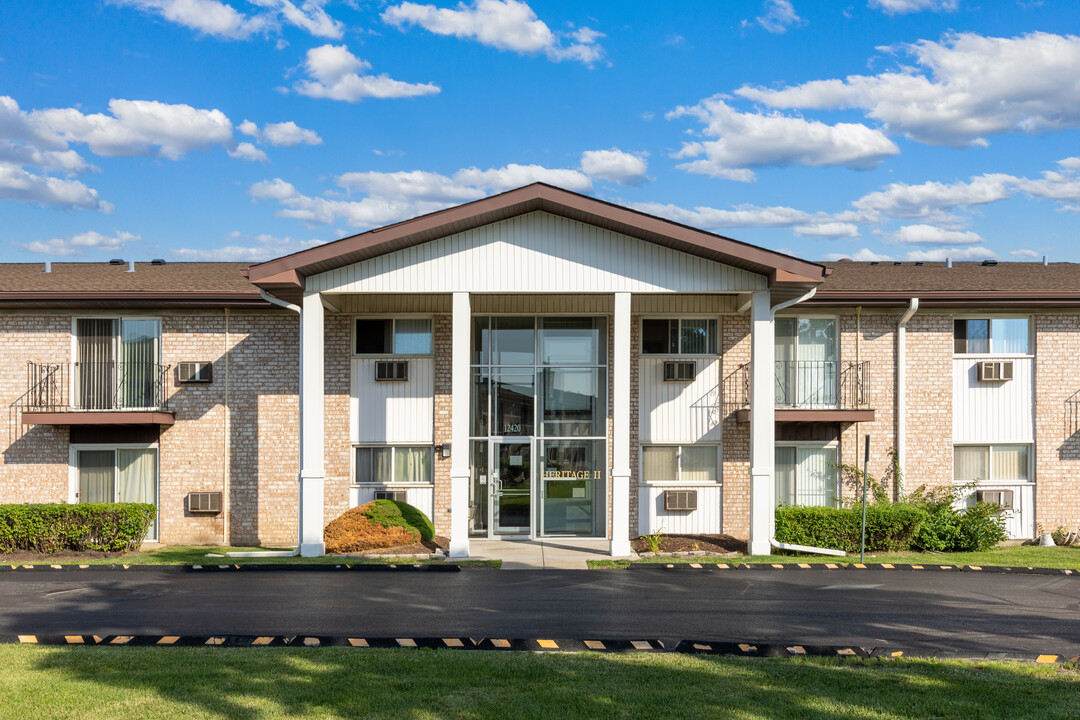 Heritage Senior Apartments - 55 and over in Alsip, IL - Foto de edificio