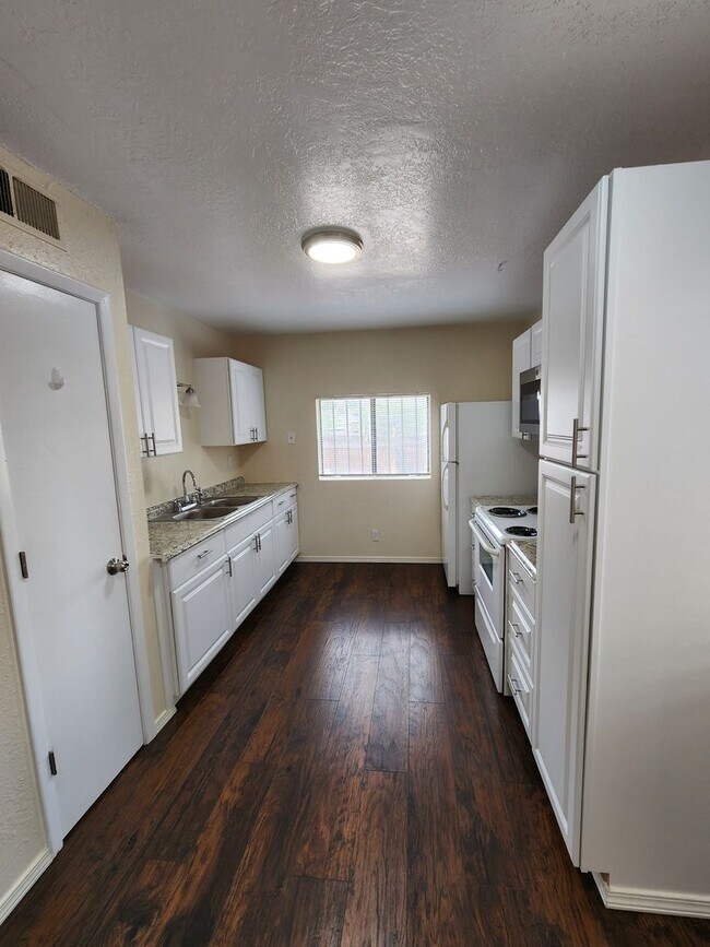 505 Princeton Dr SE in Albuquerque, NM - Building Photo - Building Photo