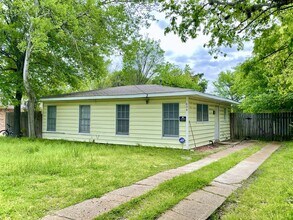 608 Highlands St in College Station, TX - Building Photo - Building Photo