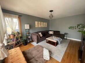 7843 W Gunnison St in Norridge, IL - Building Photo - Building Photo