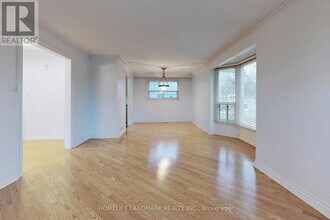 74 Creekwood Dr in Toronto, ON - Building Photo - Building Photo