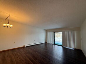 2700 E Washington St in Iowa City, IA - Building Photo - Building Photo