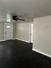 1801 9th St, Unit A-108 in Port Arthur, TX - Building Photo - Building Photo