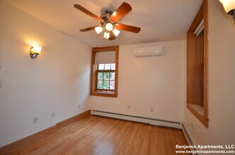 89 Myrtle St, Unit 2 in Boston, MA - Foto de edificio - Building Photo