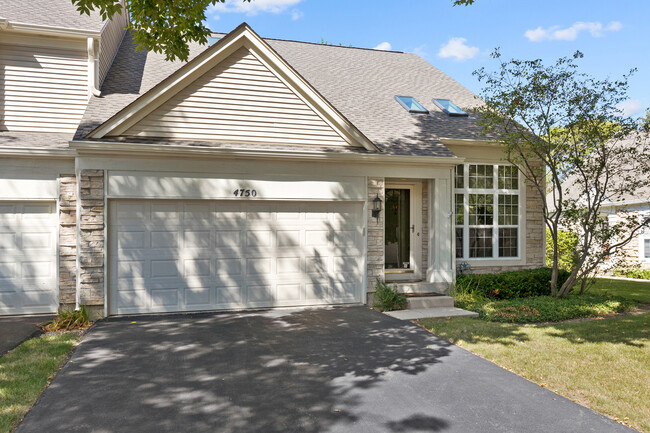 4750 Amber Cir in Hoffman Estates, IL - Foto de edificio - Building Photo