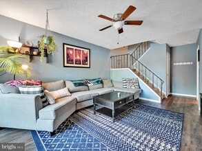 212 Saratoga Ct in Warminster, PA - Building Photo - Building Photo