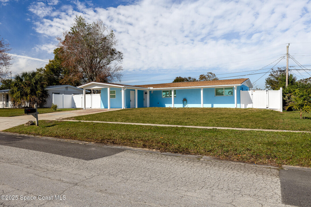 1988 Coolidge Ave in Melbourne, FL - Building Photo