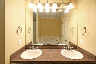 810 Windlass Cove in Brandon, MS - Building Photo - Building Photo