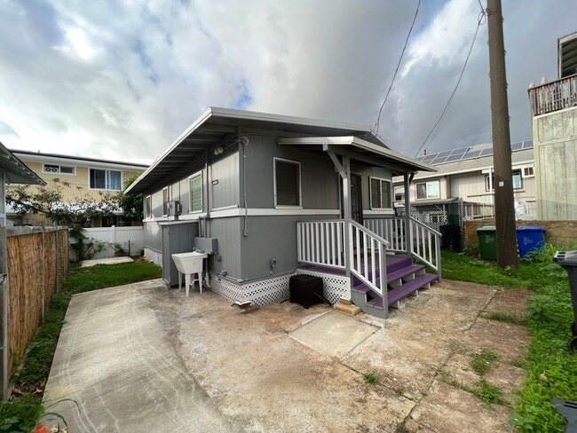 3046C Harding Ave in Honolulu, HI - Building Photo - Building Photo