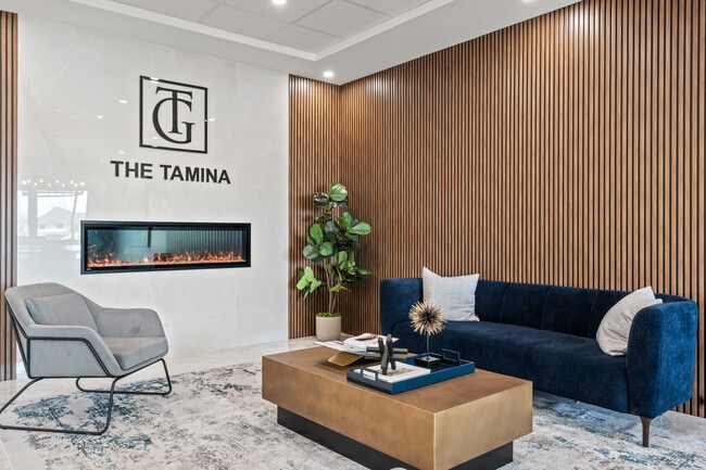 Trinity Gate - 4755 Walker Rd in Windsor, ON - Foto de edificio - Building Photo