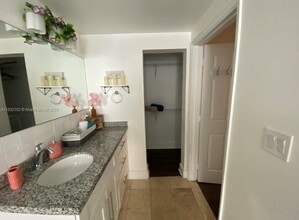 274 NW 32nd St in Miami, FL - Building Photo - Building Photo