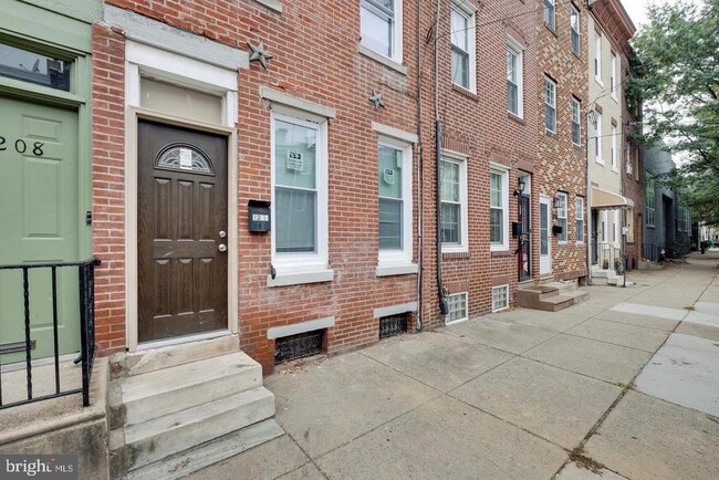 1210 N Howard St in Philadelphia, PA - Building Photo - Building Photo