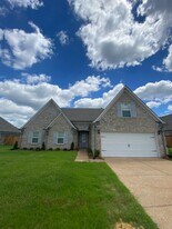 3160 Magnolia Bloom Dr in Hernando, MS - Building Photo