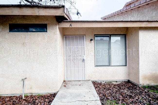 8412 Laborough Dr in Bakersfield, CA - Building Photo - Building Photo