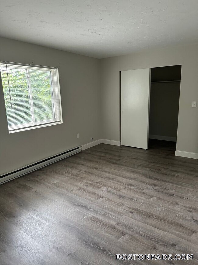 310 Thompson Rd in Webster, MA - Building Photo - Building Photo