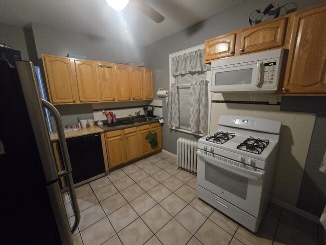 237 1st Ave in Linden, NJ - Foto de edificio - Building Photo