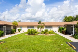 4104 SE 12th Pl in Cape Coral, FL - Foto de edificio - Building Photo