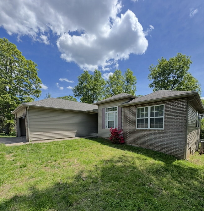 542 Stone Rd in Kimberling City, MO - Building Photo - Building Photo