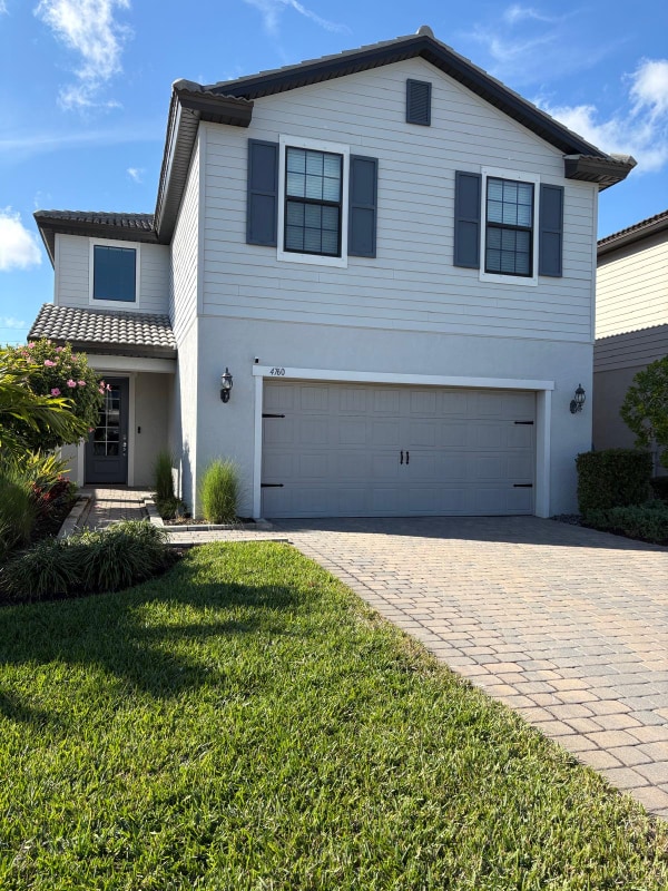 4760 Crested Eagle Ln in Ft. Myers, FL - Foto de edificio - Building Photo