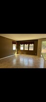 857 Ballow Wy in San Marcos, CA - Building Photo