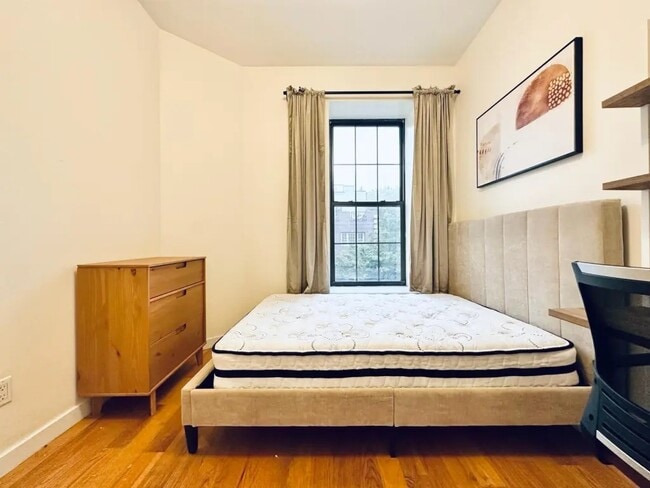 Furnished room/NOT APARTMENT in Brooklyn, NY - Building Photo - Building Photo