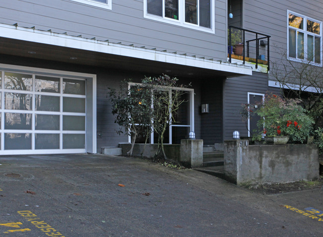 Carlisle Condominiums in Portland, OR - Building Photo - Building Photo