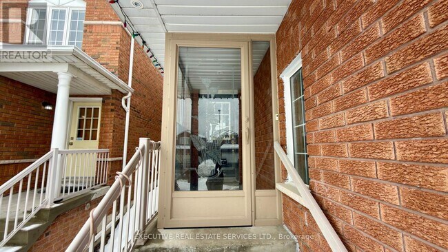 5 Condotti Dr in Vaughan, ON - Building Photo - Building Photo