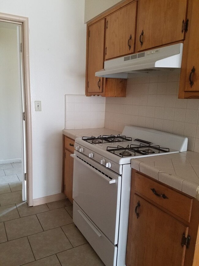 753 Moffat Dr in Hanford, CA - Building Photo - Building Photo
