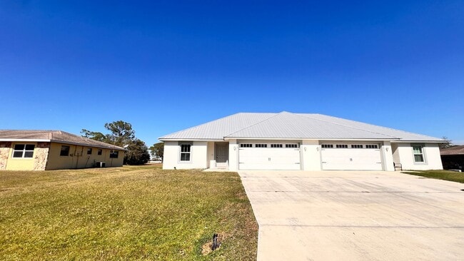 property at 7819 Valencia Rd