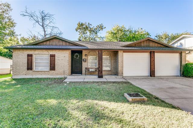 1017 Meadowbrook Dr in Grapevine, TX - Building Photo - Building Photo