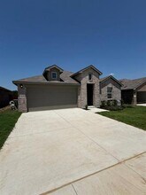 1628 Alberque Dr in Krum, TX - Building Photo - Building Photo