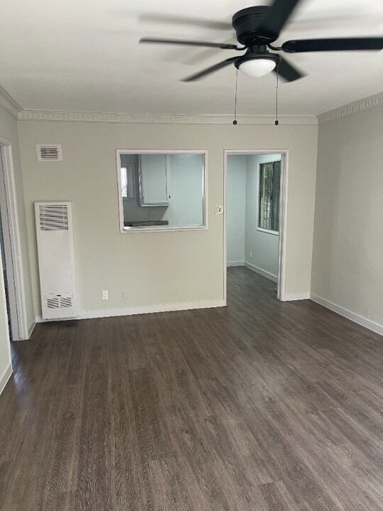 2622 S Manhattan Pl in Los Angeles, CA - Building Photo