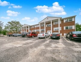 Roban Apartments in Greencastle, IN - Building Photo