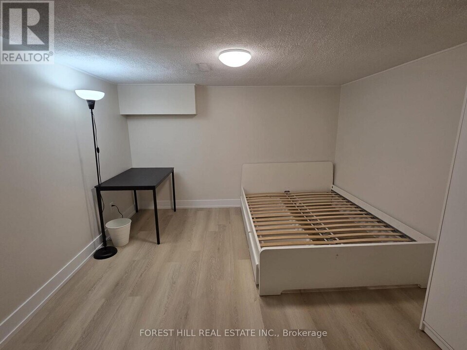 273 Silver Springs Blvd in Toronto, ON - Building Photo