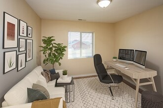 Southpoint Apartments in Grand Forks, ND - Building Photo - Building Photo