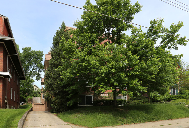 2521 Hackberry St in Cincinnati, OH - Building Photo - Building Photo