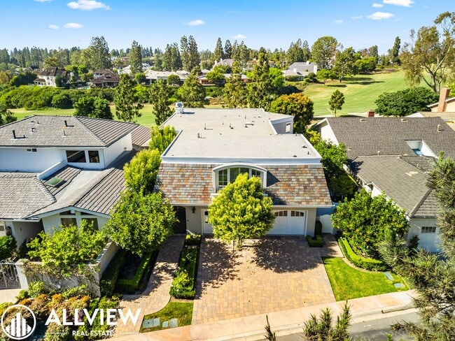 8 Rue Verte in Newport Beach, CA - Building Photo - Building Photo