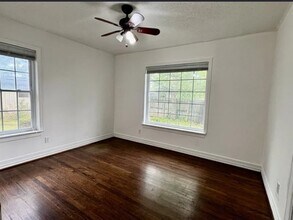 2425 Markland St in Irving, TX - Building Photo - Building Photo