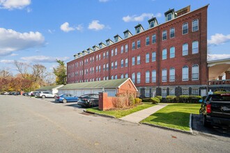 200 School House Rd in Peekskill, NY - Building Photo - Building Photo