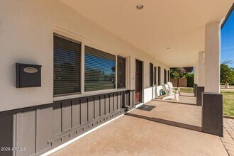 722 E McLellan Blvd in Phoenix, AZ - Foto de edificio - Building Photo